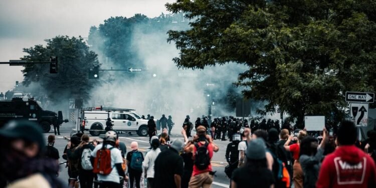 Here's What An Astrologer Wants You To Know About Horoscopes 1 post 9